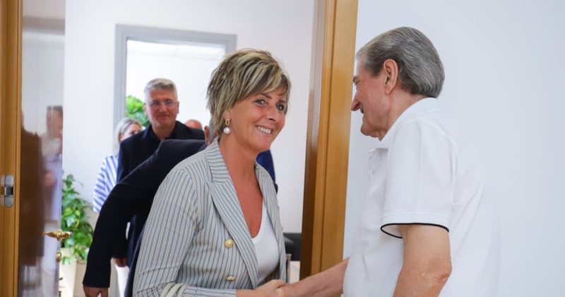 Berisha i lumtur pas një takim “të rëndësishëm ndërkombëtar” me …”Nafijen” e Forca Italias Berisha i lumtur pas një takim “të rëndësishëm ndërkombëtar” me …”Nafijen” e Forca Italias