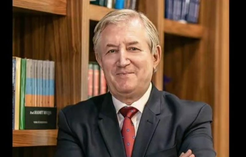 Çfarë gallate: Irfan Hysenbelliu reagon pas bllokimit të godinës së News 24: Mos u dorëzoni! Qëndroni të fortë, të qetë dhe krenarë…në mbrojtje të hajdutërisë time Çfarë gallate: Irfan Hysenbelliu reagon pas bllokimit të godinës së News 24: Mos u dorëzoni! Qëndroni të fortë, të qetë dhe krenarë…në mbrojtje të hajdutërisë time