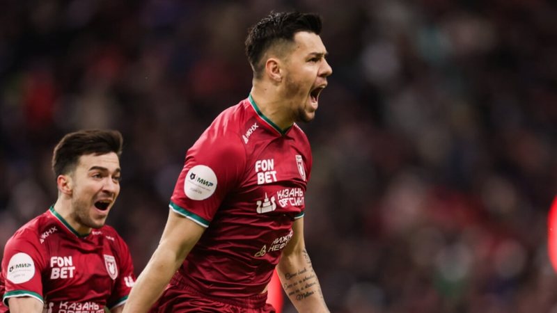 Tifozët rusë sulmojnë futbollistin e Kombëtares shqiptare, nisin hetimet Tifozët rusë sulmojnë futbollistin e Kombëtares shqiptare, nisin hetimet