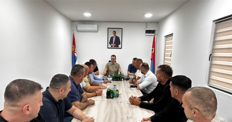 Zyrtarë të Listës Serbe takohen me Petkoviqin në Serbi, një ditë pasi s’u certifikuan për zgjedhje në Kosovë Zyrtarë të Listës Serbe takohen me Petkoviqin në Serbi, një ditë pasi s’u certifikuan për zgjedhje në Kosovë