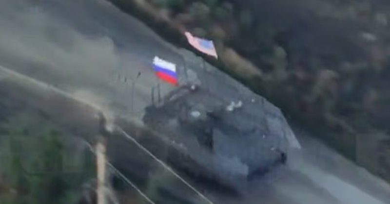 VIDEO/ Tanku rus me flamurin amerikan sulmon ukrainasit në Zaporizhzhia