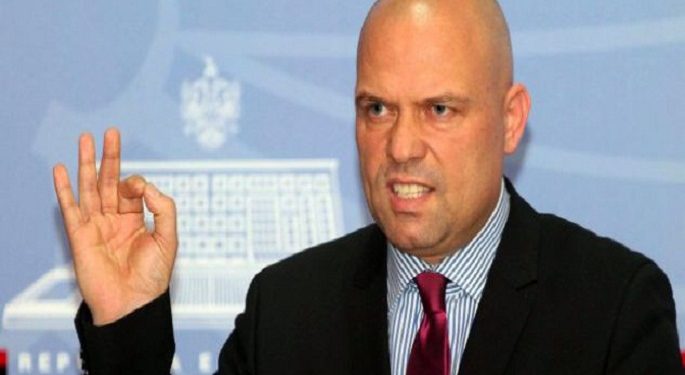 Ylli Manjani: Për majmunët që duan t’i dënojnë shqiptarët për tradhti ndaj atdheut Ylli Manjani: Për majmunët që duan t’i dënojnë shqiptarët për tradhti ndaj atdheut