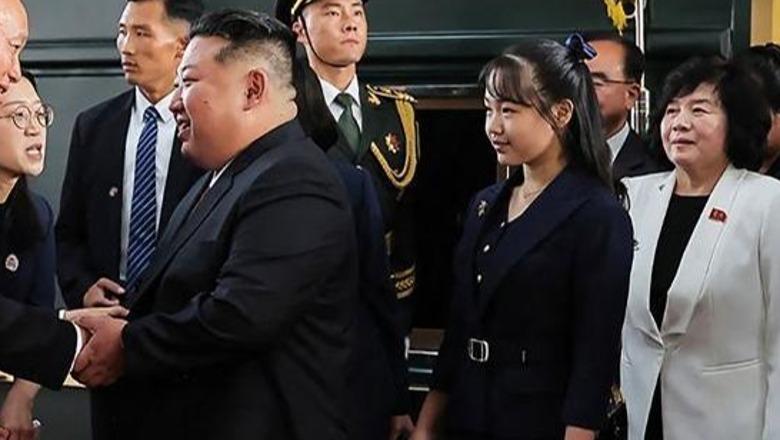 Vajza e Kim i “vjedh” vëmendjen të atit në Pekin! A do të jetë një ditë ajo udhëheqësja e Koresë së Veriut?