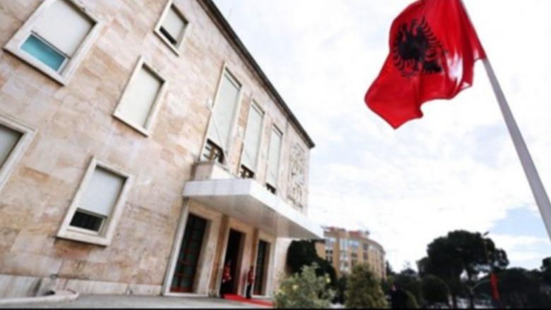 Sot ‘vuloset’ shkarkimi i Veliajt, Këshilli i Ministrave mblidhet në orën 12:00 për të marrë vendimin Sot ‘vuloset’ shkarkimi i Veliajt, Këshilli i Ministrave mblidhet në orën 12:00 për të marrë vendimin