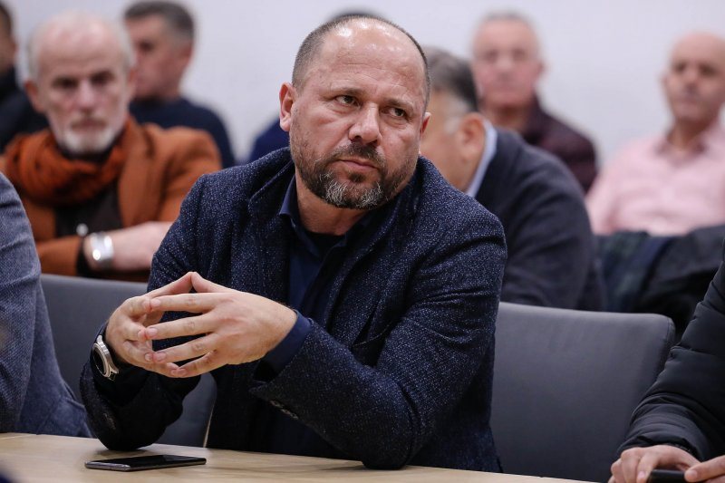 Xhelal Mziu: Ja te kush dyshoj se më ka vënë tritolin, duhet reagim i fortë ndërkombëtar Xhelal Mziu: Ja te kush dyshoj se më ka vënë tritolin, duhet reagim i fortë ndërkombëtar