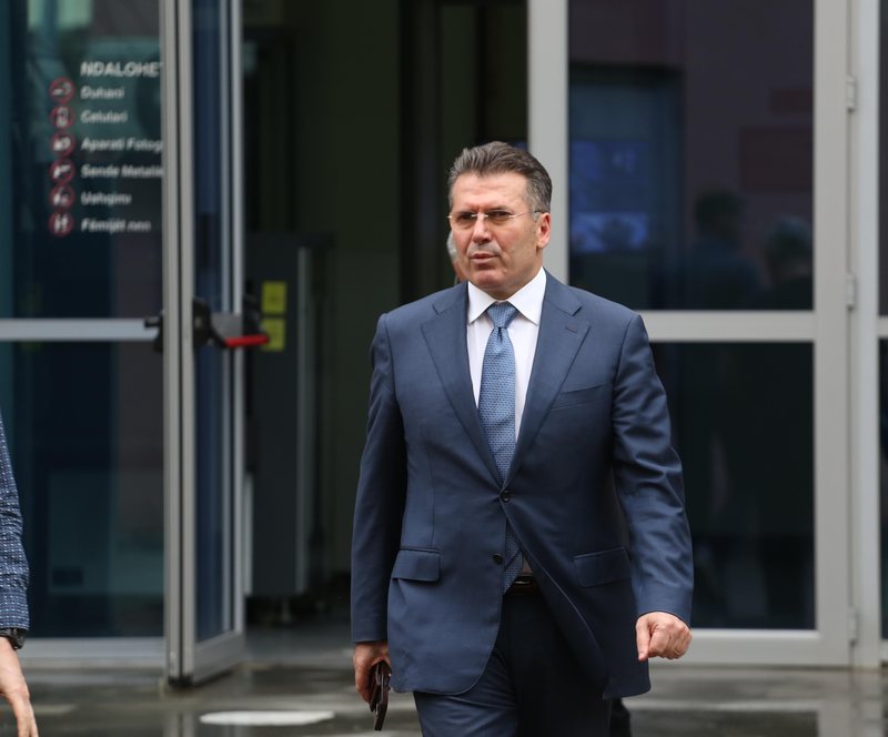 SPAK bashkëpunëtorë për talljen me 21 janarin vazhdon gallatën bashkë me GJKKO  edhe me viktimat e  Gërdecit: Mediu me avokatët nuk paraqiten në gjyq! Janë të zënë me tjetër “axhendë”!