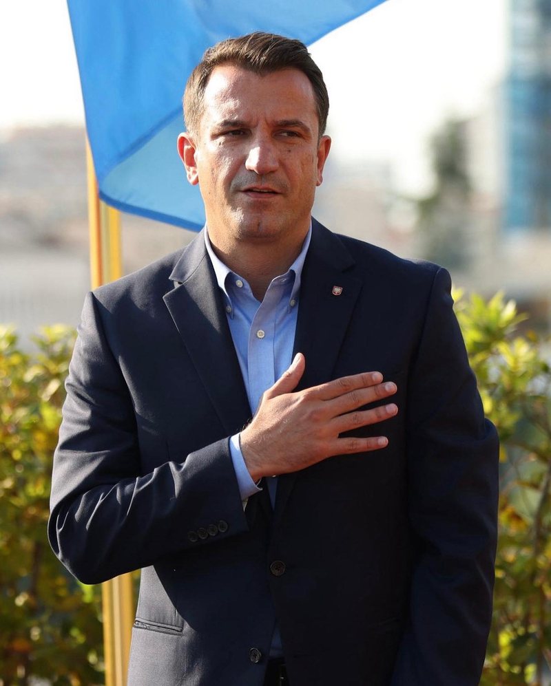 Avokatët e Veliajt mohojnë akuzat e SPAK: Proces i montuar, asnjë provë kundër kryebashkiakut të Tiranës Avokatët e Veliajt mohojnë akuzat e SPAK: Proces i montuar, asnjë provë kundër kryebashkiakut të Tiranës