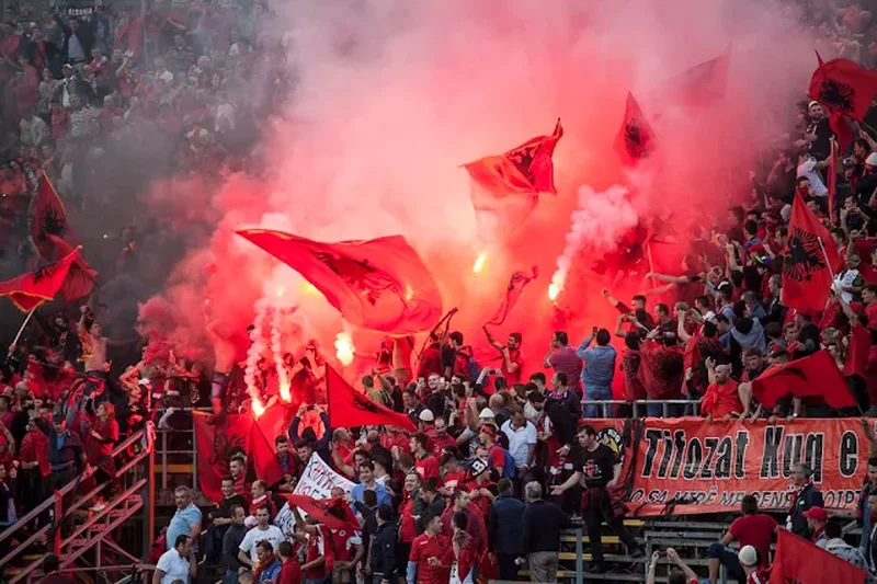 200 mijë euro gjobë për Kombëtaren dhe 20% e stadiumit bosh: Koha për tolerancë zero ndaj sjelljeve të dëmshme të tifozëve 200 mijë euro gjobë për Kombëtaren dhe 20% e stadiumit bosh: Koha për tolerancë zero ndaj sjelljeve të dëmshme të tifozëve