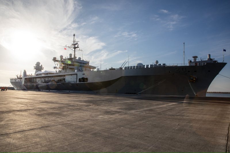 Anija luftarake amerikane ankorohet në Porto Romano, Ambasada e SHBA: Mirë se vjen në Shqipëri Anija luftarake amerikane ankorohet në Porto Romano, Ambasada e SHBA: Mirë se vjen në Shqipëri