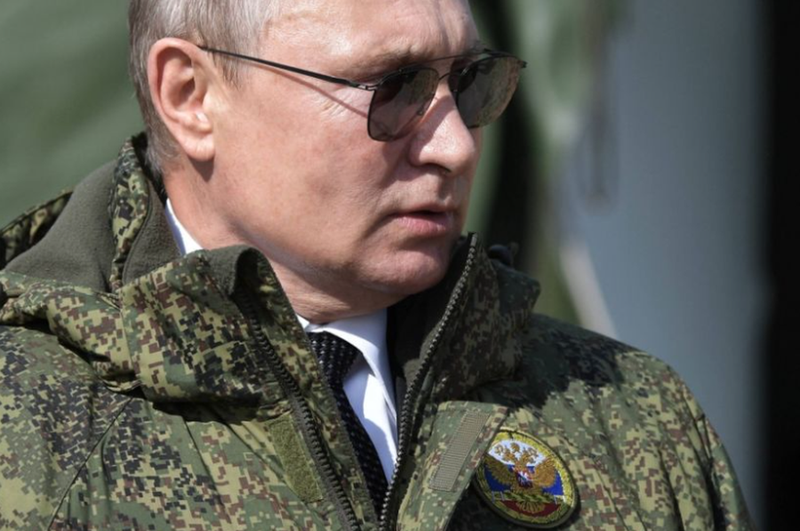 Lufta e Tretë Botërore, alarmi i NATO-s: Ja si Putin mund ta shkatërrojë Europën në vetëm 100 orë Lufta e Tretë Botërore, alarmi i NATO-s: Ja si Putin mund ta shkatërrojë Europën në vetëm 100 orë