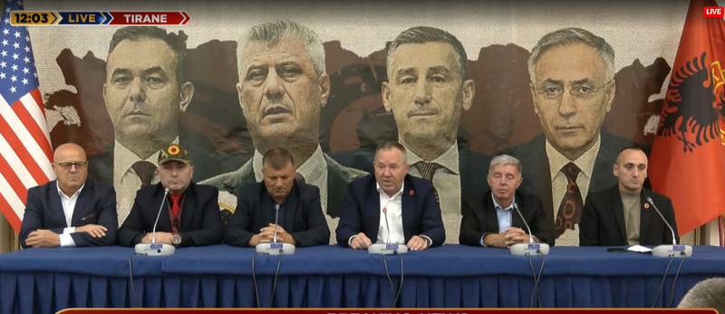 “Liri për ish-krerët e UÇK, protestë në Tiranë”, tubimi në sheshin “Skënderbej”, më 17 tetor