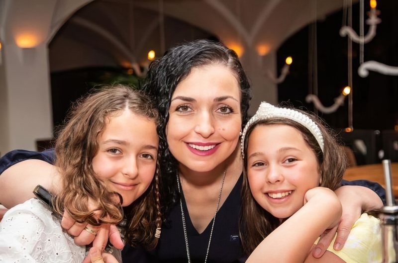 Vjosa Osmani: Gazetarët përndoqën dhe rrezikuan jetën e vajzave të mia