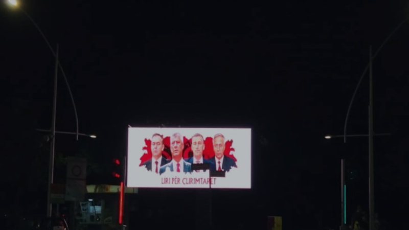 “Liri për Çlirimarët”! Rrugët e Tiranës mbushur me postera të ish udhëheqësve  të UÇK të izoluar në Hagë