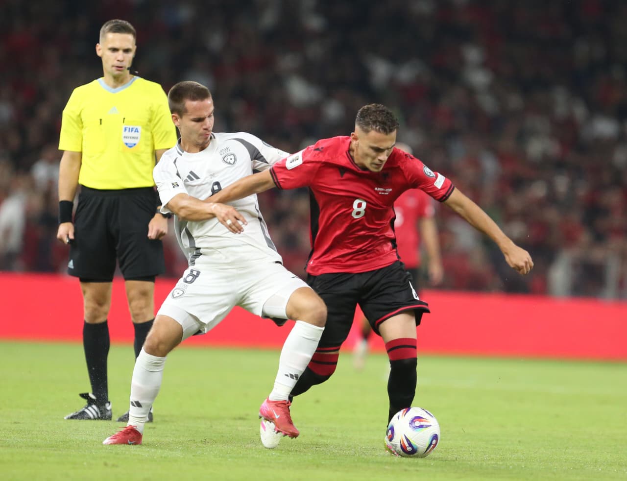 “Ishte si një finale”, Asllani pas takimit: Kemi skuadër të fortë, Shqipëria mund të arrijë shumë “Ishte si një finale”, Asllani pas takimit: Kemi skuadër të fortë, Shqipëria mund të arrijë shumë