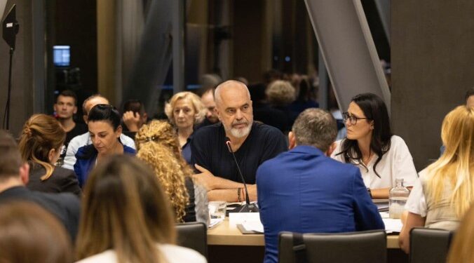 Qeveria që na mungon Qeveria që na mungon