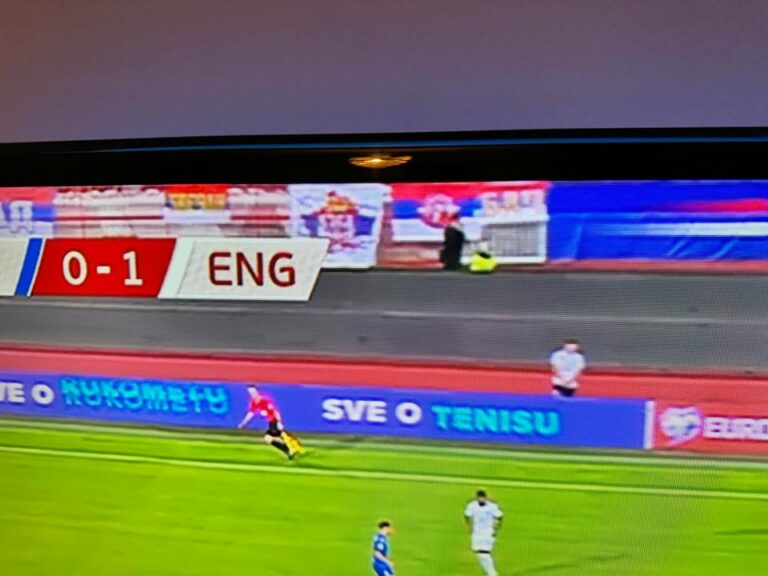 Skandal në Beograd! Tifozët serbë me thirrje “Kosova është Serbi”, gjatë ndeshjes kundër Anglisë