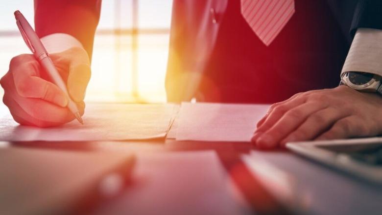 Eurostat: Rreth 20 mijë shqiptarë në vit morën leje pune në BE, në tre vjet ikën 13% e të punësuarve në vend Eurostat: Rreth 20 mijë shqiptarë në vit morën leje pune në BE, në tre vjet ikën 13% e të punësuarve në vend