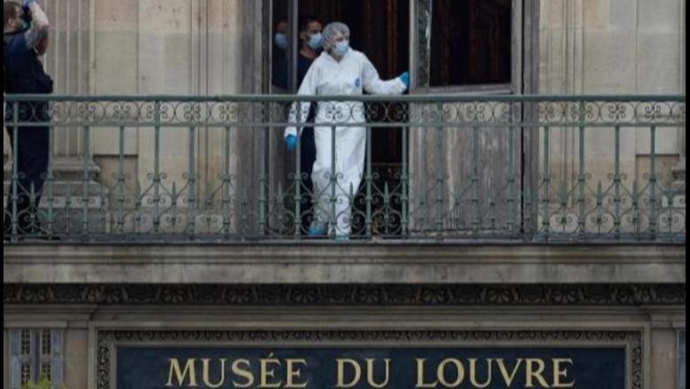 Grabitja e 8 bizhuterive me vlerë 88 mln euro në Muzeun e Luvrit, arrestohen dy persona në Francë! Grabitja e 8 bizhuterive me vlerë 88 mln euro në Muzeun e Luvrit, arrestohen dy persona në Francë!