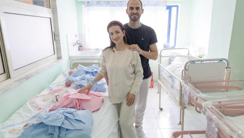 Mrekulli te materniteti “Koço Gliozheni”: Nëna sjell në jetë katër bebe
