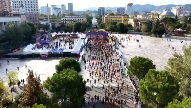 Pesë mijë garues në Maratonën e Tiranës, fituesit e të gjitha kategorive Pesë mijë garues në Maratonën e Tiranës, fituesit e të gjitha kategorive