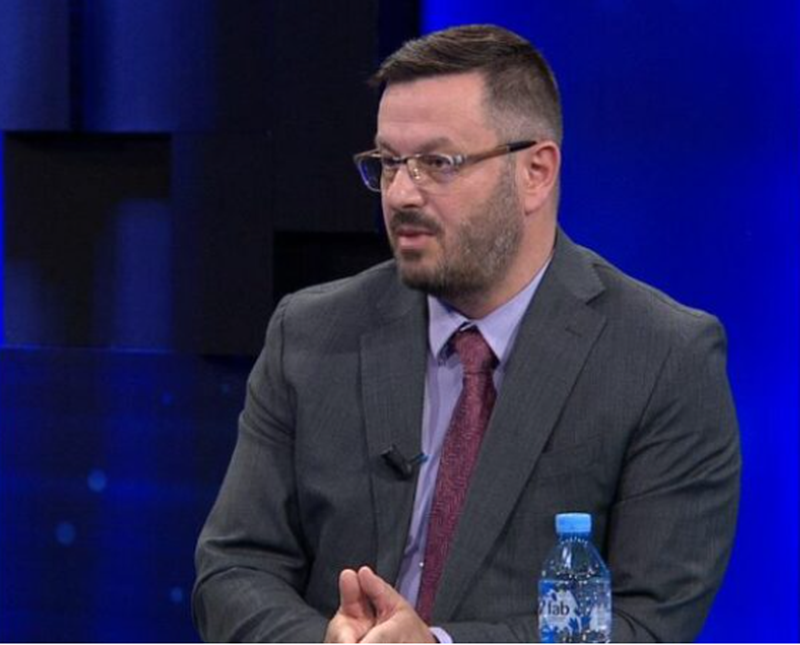 Arrestimi i një avokati, sulm ndaj kalasë së fundit të shtetit të së drejtës Arrestimi i një avokati, sulm ndaj kalasë së fundit të shtetit të së drejtës