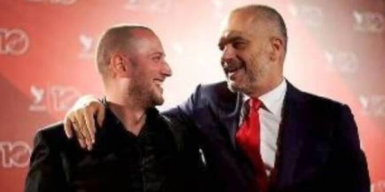 Zgjedhjet për Tiranën, Rama ironizon PD: Këneta në dëshpërim, zgjodhi një aktor humori që më imiton mua! Shkriu së qeshuri edhe Kongresin e PS Zgjedhjet për Tiranën, Rama ironizon PD: Këneta në dëshpërim, zgjodhi një aktor humori që më imiton mua! Shkriu së qeshuri edhe Kongresin e PS