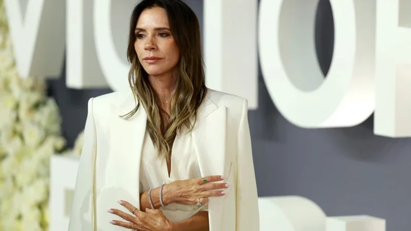 Në prag të falimentimit: Si e shpëtoi Victoria Beckham perandorinë e saj të modës? Në prag të falimentimit: Si e shpëtoi Victoria Beckham perandorinë e saj të modës?