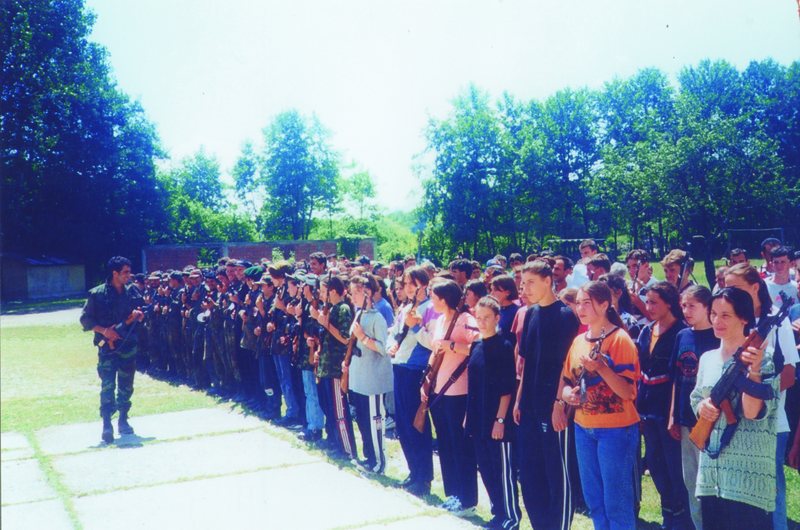 Historia e ngrirë në mesazhin e një fotografie Historia e ngrirë në mesazhin e një fotografie