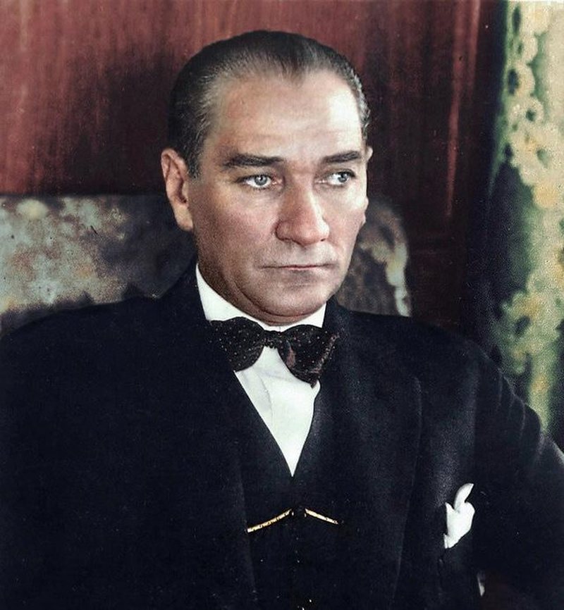 Historia e njeriut që ngriti vendin e tij nga balta! Historia e njeriut që ngriti vendin e tij nga balta!