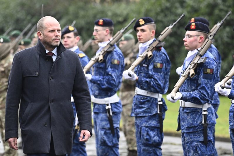 Kërcënon ministri belg i Mbrojtjes: Nëse sulmohet Brukseli, ne do ta rrafshojmë Moskën Kërcënon ministri belg i Mbrojtjes: Nëse sulmohet Brukseli, ne do ta rrafshojmë Moskën