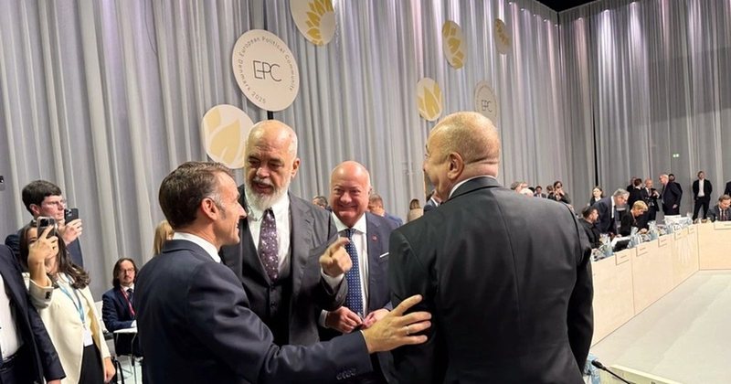 VIDEO/ Batuta e Ramës me Macron në samit: Nuk më urove për paqen me Azerbajxhanin! VIDEO/ Batuta e Ramës me Macron në samit: Nuk më urove për paqen me Azerbajxhanin!