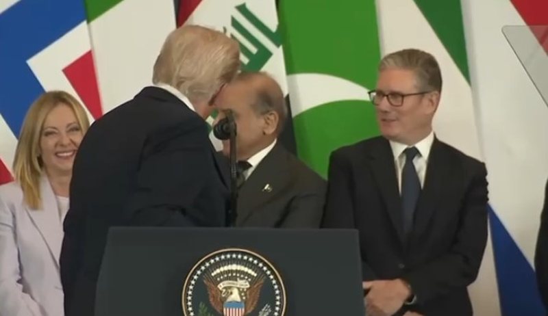 VIDEO/ “Je e bukur”! Donald Trump komplimenton Melonin pas marrëveshjes për paqen në Gaza