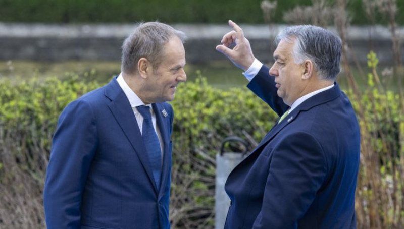 Viktor Orban sulmon kryeministrin polak: Po luan një lojë të rrezikshme me jetën e miliona evropianëve Viktor Orban sulmon kryeministrin polak: Po luan një lojë të rrezikshme me jetën e miliona evropianëve