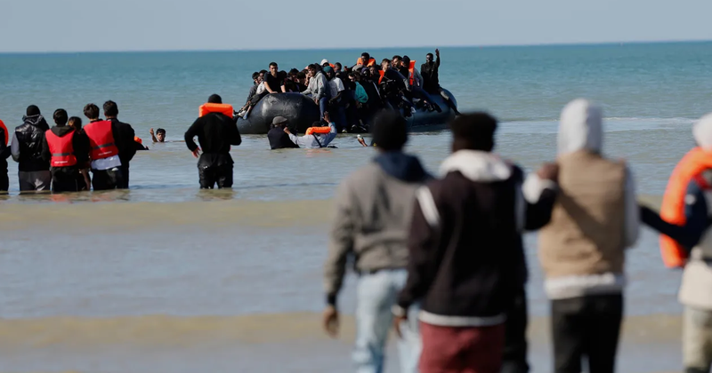 Kosova e hapur për qendra refugjatësh nga Britania! Rama refuzon! Mali i Zi: Pranojmë nëse investoni 8 miliardë dollarë Kosova e hapur për qendra refugjatësh nga Britania! Rama refuzon! Mali i Zi: Pranojmë nëse investoni 8 miliardë dollarë