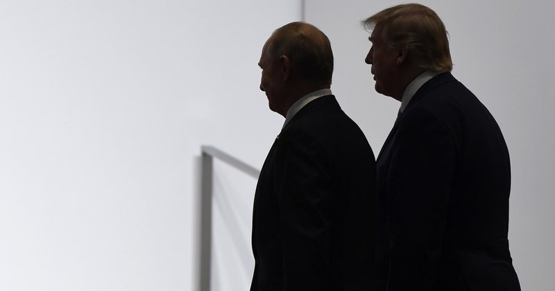 Reuters zbardh prapaskenat: Pse dështoi takimi Trump-Putin në Hungari