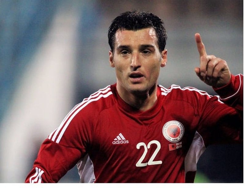 Djali i Erion Bogdanit me Italinë, reagon legjenda kuqezi