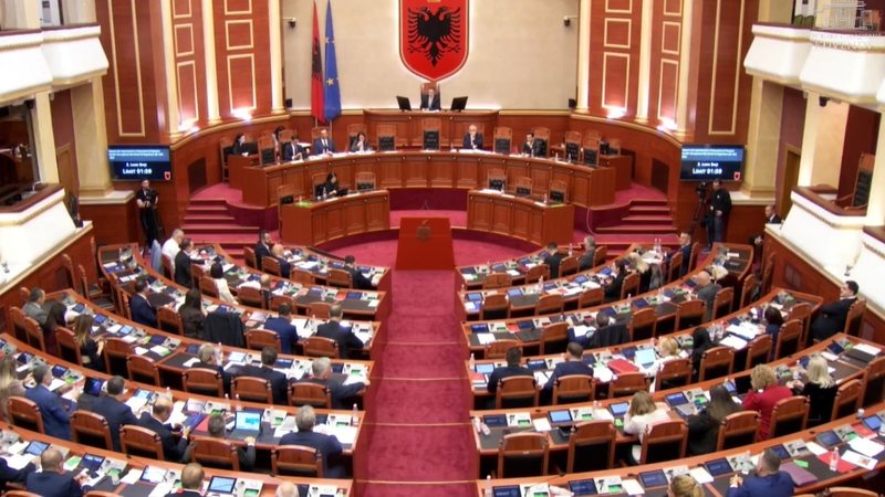 “Mashtrues ordiner, e urdhëron Rama”, deputetët e PD në kor kundër Dumanit