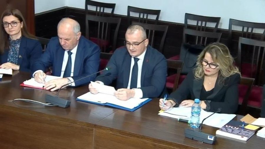 Nga bashkitë te ministritë, pasuritë e shtetit në rrezik; KLSH prezanton listën e shkeljeve nga institucionet Nga bashkitë te ministritë, pasuritë e shtetit në rrezik; KLSH prezanton listën e shkeljeve nga institucionet