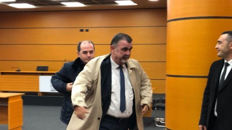 Elvis Shkambi është identifikuar si personi që qëlloi për vdekje me armë zjarri gjyqtarin Astr