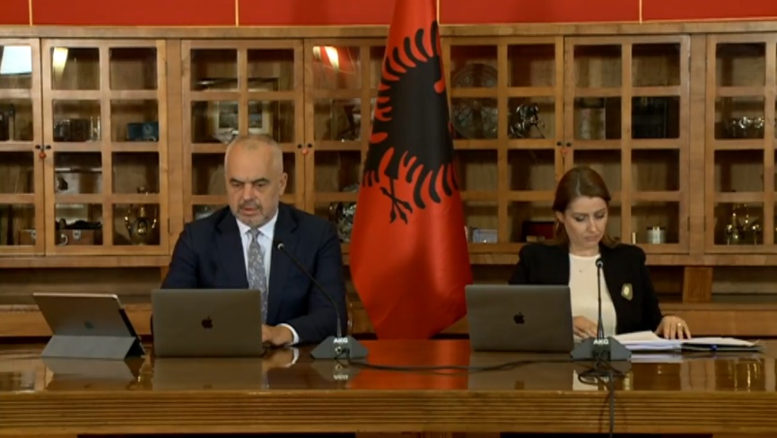 Kushtetuesja pezulloi zgjedhjet në Tiranë: PS e lexon me kokë poshtë vendimin! Mesazh strukturave: Vendimi nuk prek zgjedhjet e 9 nëntorit