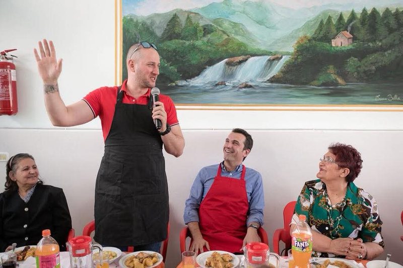 Intervista e parë si kandidat: Pse Florian Binaj gënjeu publikisht për fotot me Veliajn?