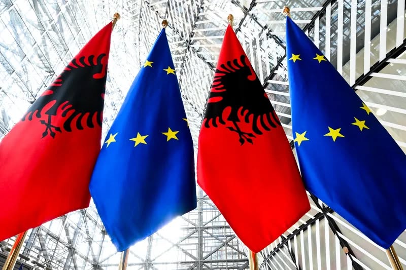 Komisioni Evropian jep 99.3 milionë euro për Shqipërinë,18.3 për Malin e Zi, 25 milion për MV dhe 0 milion për Vuçiçin dhe Albinin