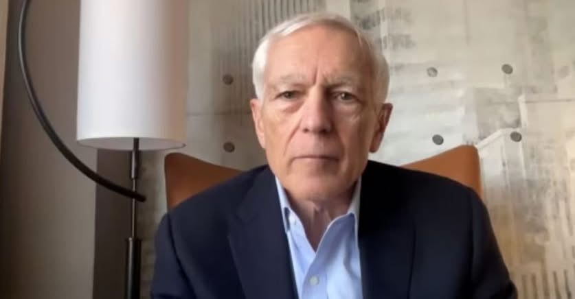 Wesley Clark, gjenerali që udhëhoqi sulmet në Beograd, dëshmitar në gjyqin e Thaçit