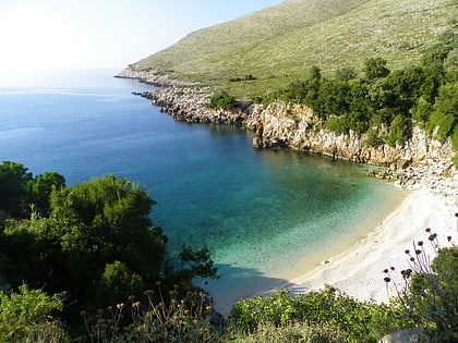 Nënë e bir nga Suedia humbën në Llogara, gjenden pas disa orësh kërkimesh