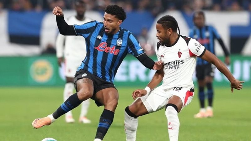 Tjetër gafë e Milanit në garën për titullin, kuqezinjtë ndalen nga Atalanta dhe shohin Napolin t’i largohet