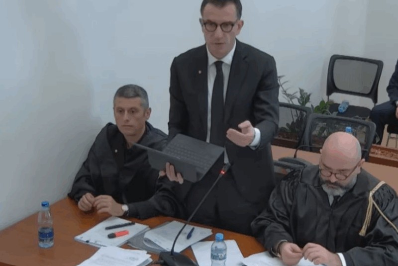 Erion Veliaj në Kushtetuese: Kë do të padis për shpifje, Nesti Angonin që nuk ekziston?
