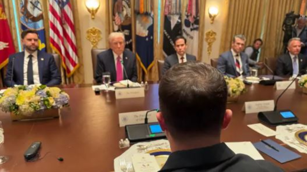 Çfarë folën liderët, zbardhen diskutimet Trump-Zelensky në “Shtëpinë e Bardhë” Çfarë folën liderët, zbardhen diskutimet Trump-Zelensky në “Shtëpinë e Bardhë”