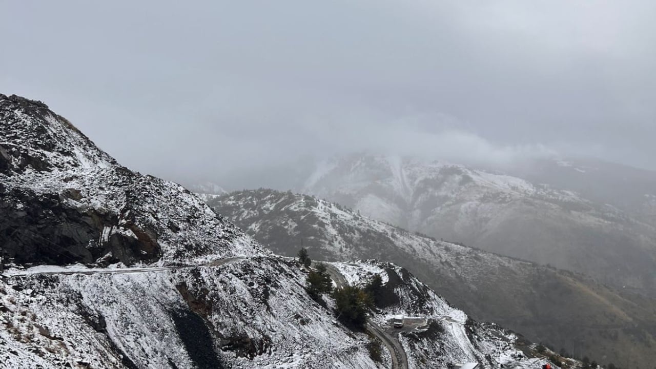 Moti i keq përfshin krahinën e Martaneshit, trashësia e dëborës arrin në 10 cm!