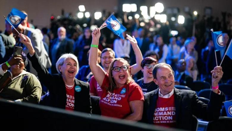 Demokratët fitojnë garat kryesore në SHBA, votuesit i dërgojnë një mesazh Trumpit rreth një vit nga rikthimi në Shtëpinë e Bardhë Demokratët fitojnë garat kryesore në SHBA, votuesit i dërgojnë një mesazh Trumpit rreth një vit nga rikthimi në Shtëpinë e Bardhë