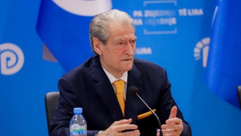 Krimi shtetëror i 21 janarit: SPAK thërret sot Sali Berishën! A do shkojë ish-kryeministri për t’u përballur me vrasjet në bulevard? Krimi shtetëror i 21 janarit: SPAK thërret sot Sali Berishën! A do shkojë ish-kryeministri për t’u përballur me vrasjet në bulevard?